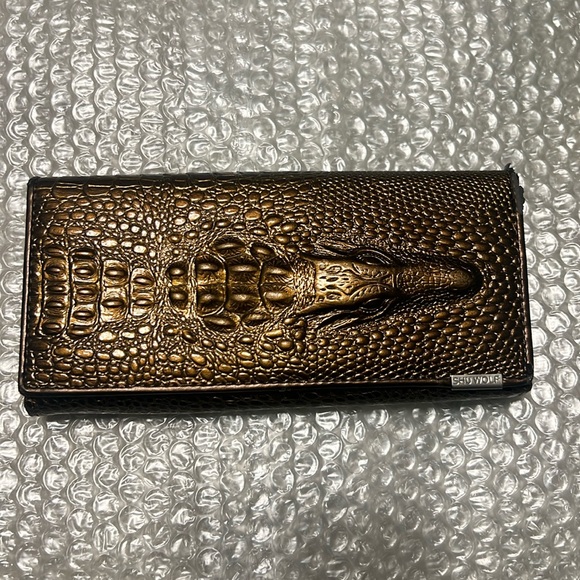 Shu Wolf Handbags - Shu Wolf Leather Wallet Bifold Embossed Alligator